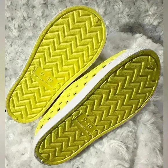 Wonder Nation Girls Slip On Shoes - Picture 2 of 6